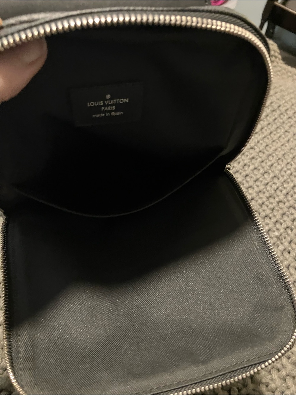 Louis Vuitton Damier Graphite Avenue Sling Bag - Picture 7 of 8